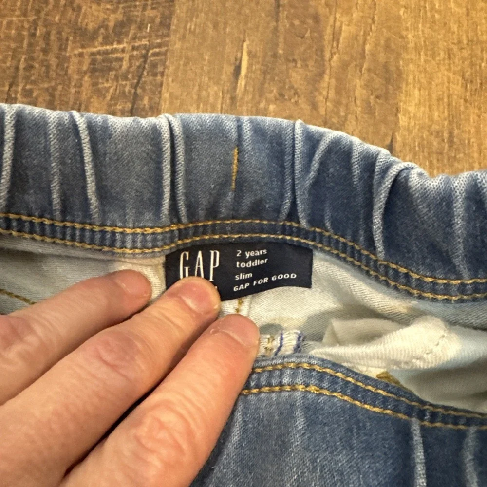 GAP Baby Toddler Boys 2T Pull-On Slim Jeans Light Wash Denim Elastic Waist‎